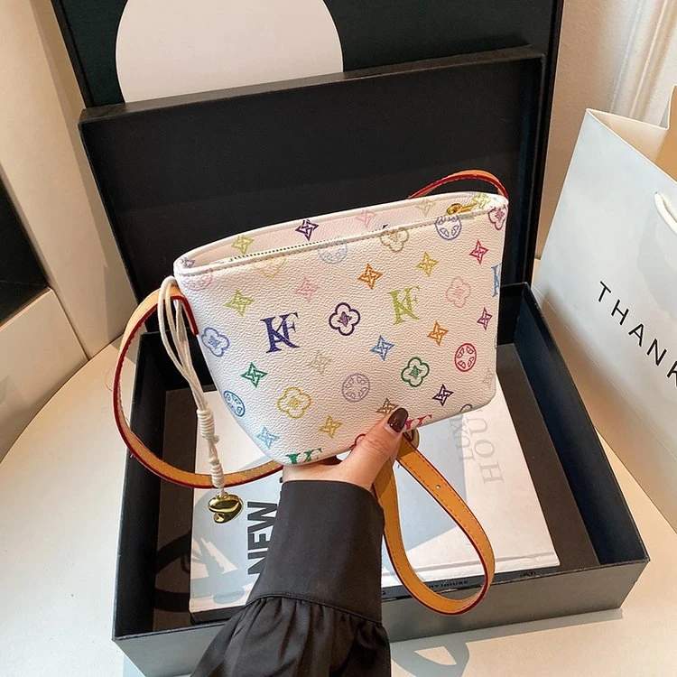 带挂件新款小清新大方单肩斜挎包7022