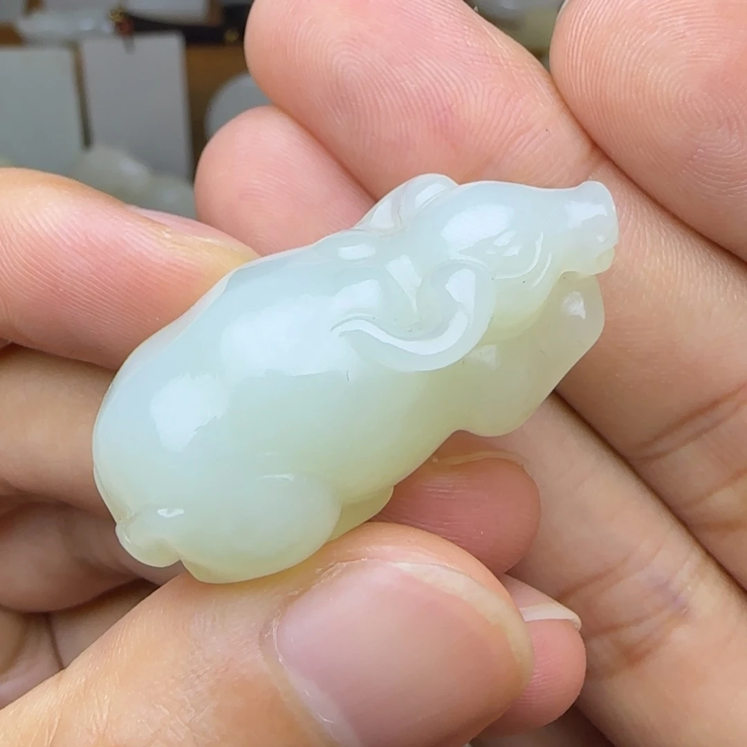 未镶嵌和田玉挂件牛