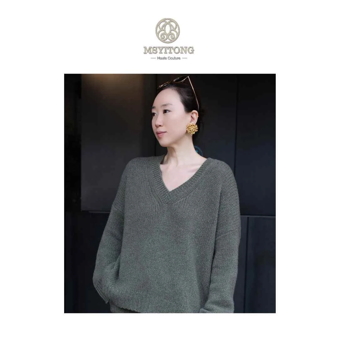【MSYITONG甄选】法式懒羊绒香松青藤绿V领针织衫