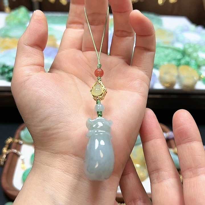 翡翠颈饰未镶嵌挂件