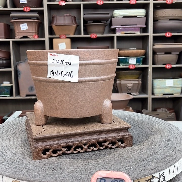 紫砂花盆紫砂的颜色很好看