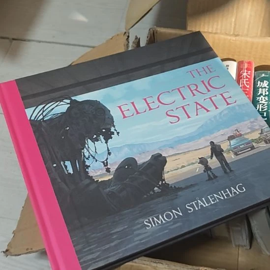 电幻国度英文版精装的。