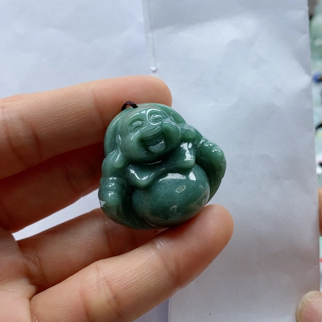 翡翠胸饰未镶嵌吊坠