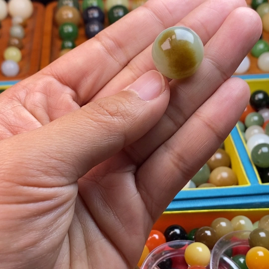 和田玉未镶嵌珠宝奇石卡18新疆三色玉y