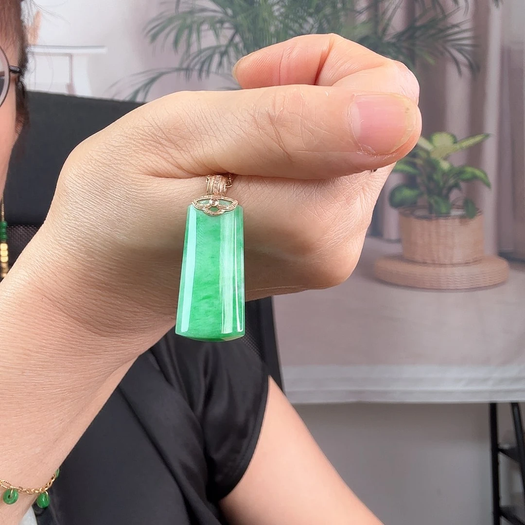 翡翠颈饰18K金镶嵌平安无事柱