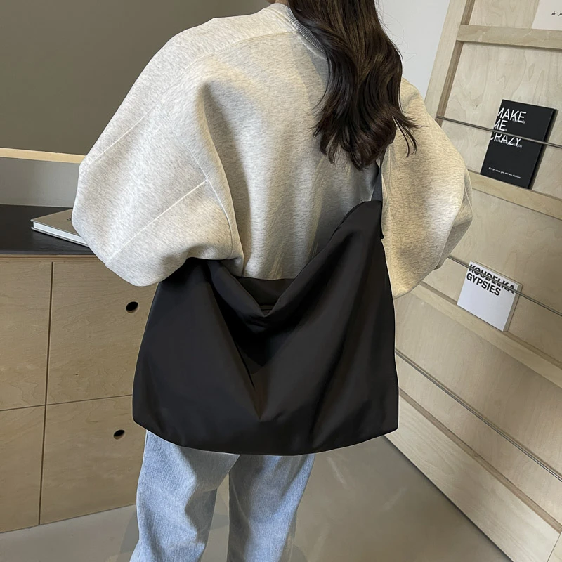 【651-710】大学生百搭简约休闲斜跨包