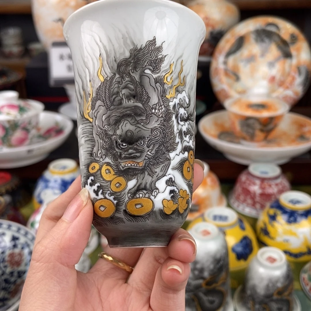 陶瓷的大家庭的温暖和温暖的