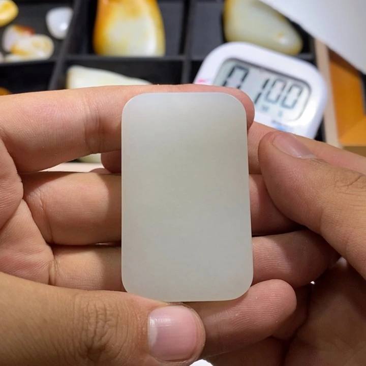 和田玉未镶嵌颈饰大**图