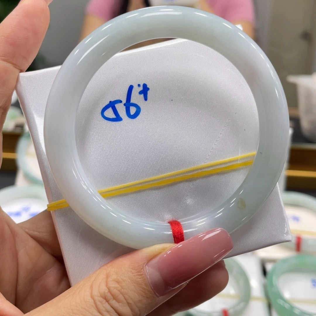 翡翠未镶嵌手镯翡翠