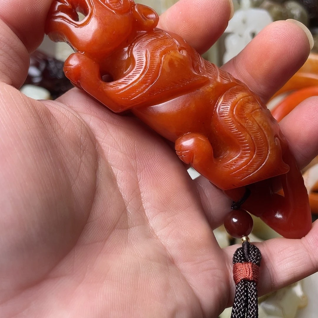 皇***勒和田玉未镶嵌颈饰
