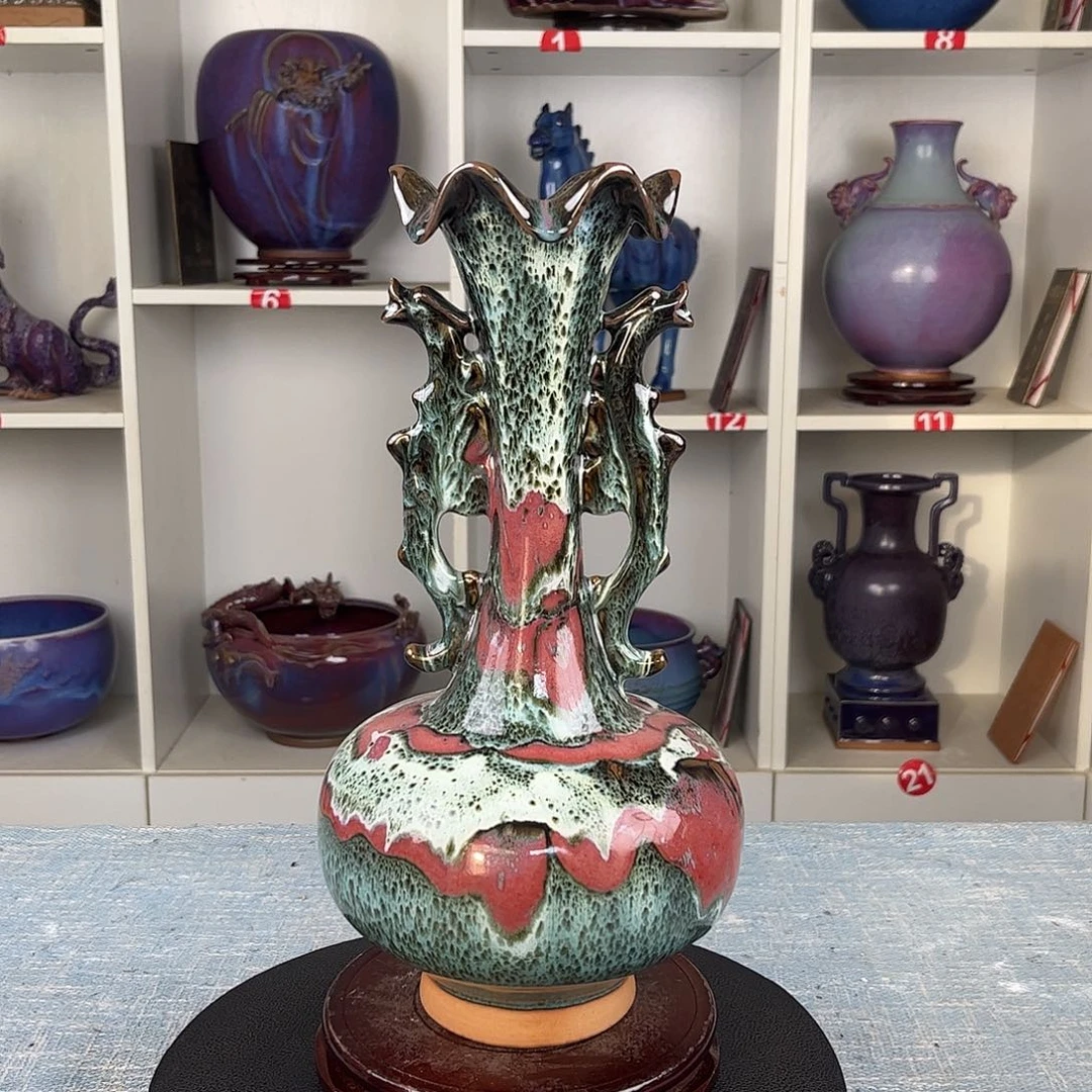 瓷片双龙荷口瓶珍品