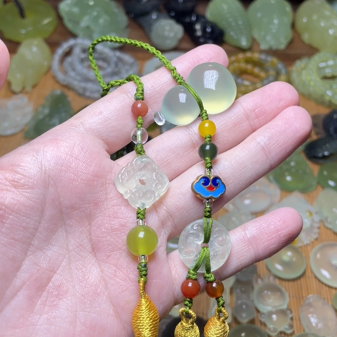 静***8蛇纹石玉未镶嵌包挂