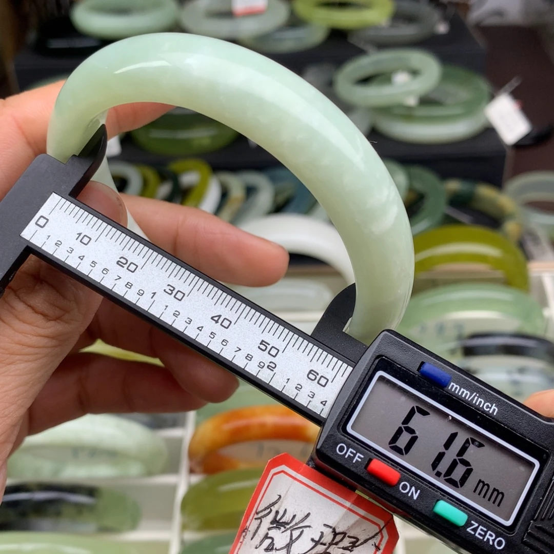 蛇纹石玉未镶嵌手镯758