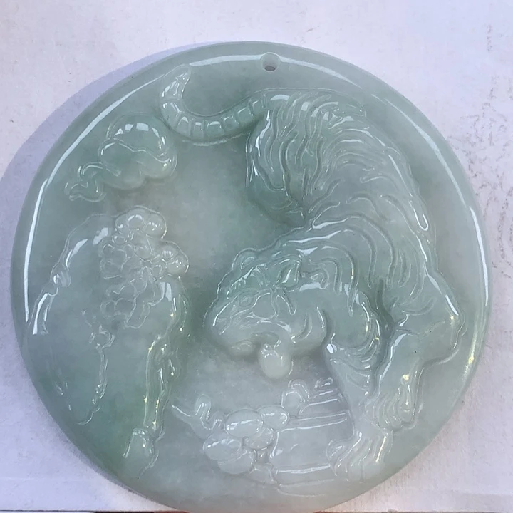 颈饰未镶嵌翡翠虎