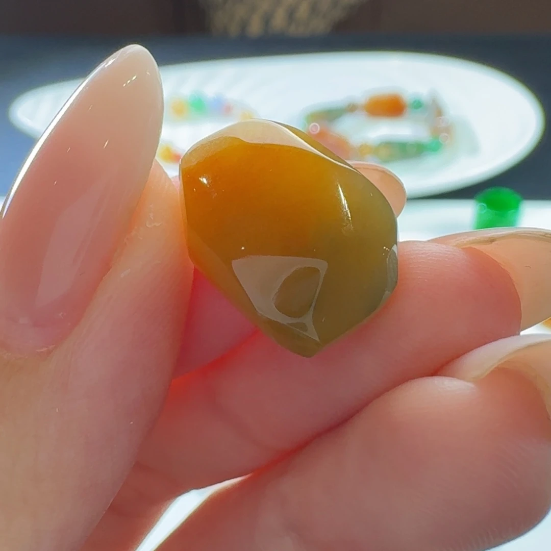 翡翠未镶嵌颈饰特色拾光珠