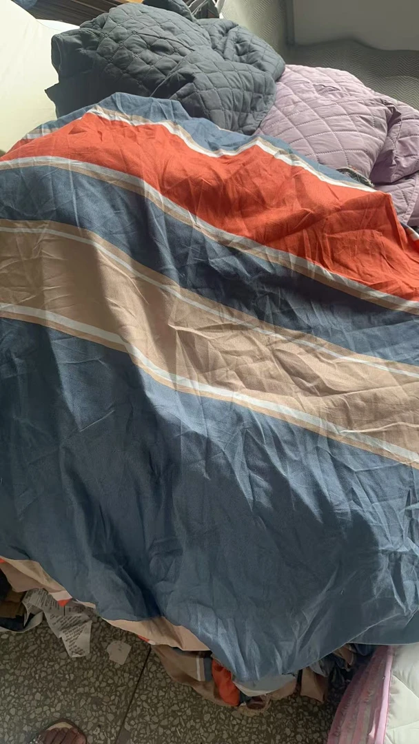 《兵哥外贸》3楼180*200蓝咖红条纹化纤床笠 发一张 微瑕疵