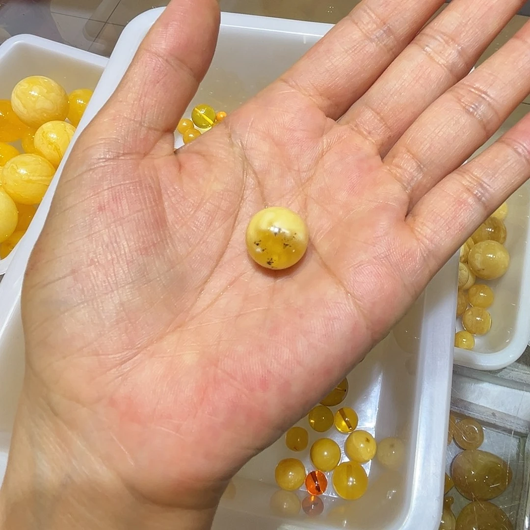 未镶嵌颈饰金珀珠子14+