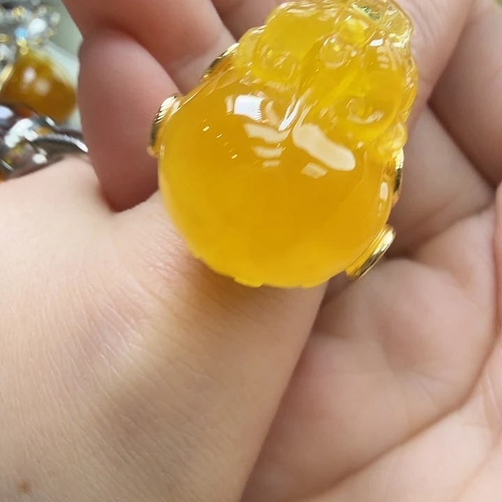 琥珀未镶嵌珠宝奇石