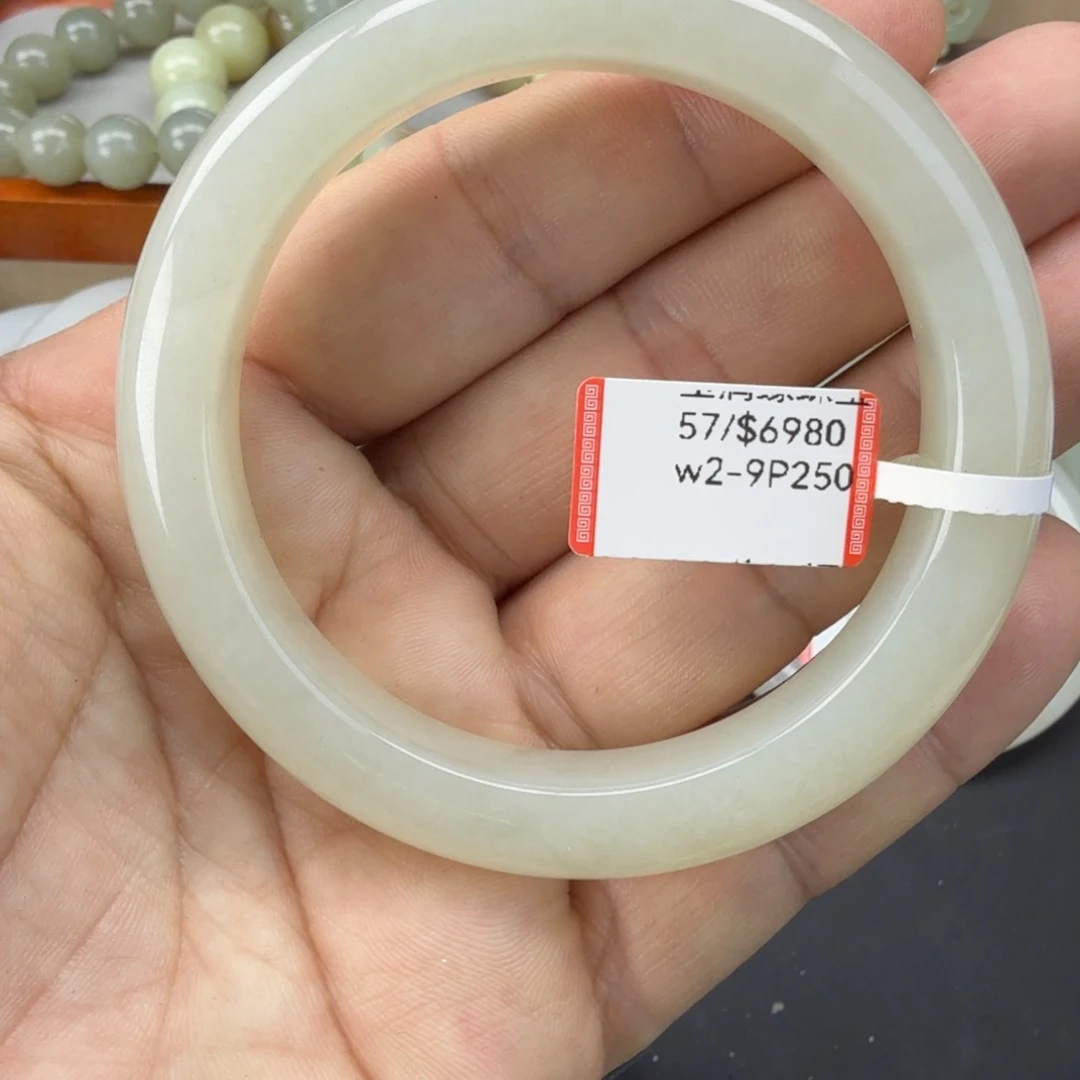 和田玉（糖玉）未镶嵌手镯