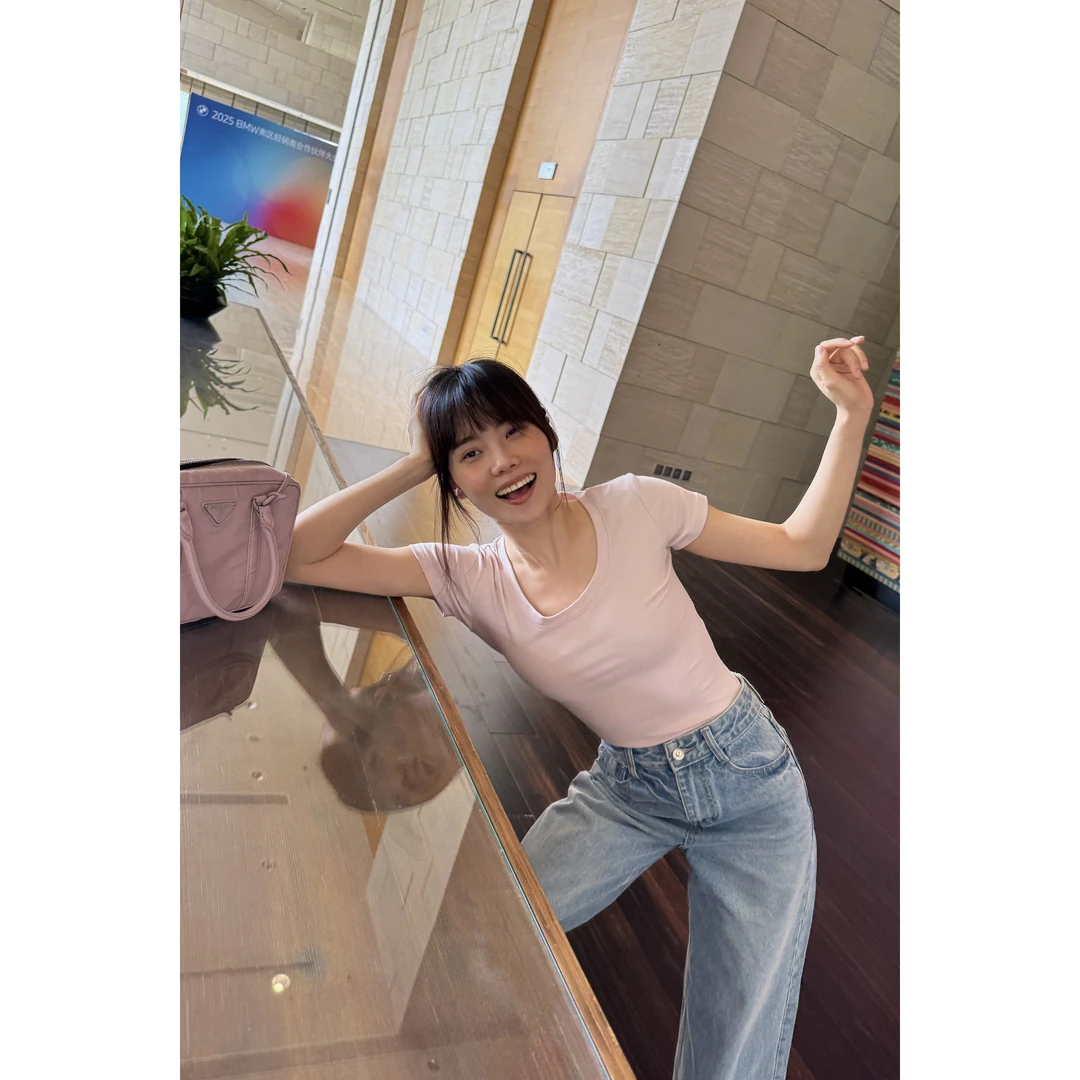 井迪儿【蕙质兰心】89%棉夏季韩系简约舒适弹力修身U领短袖T恤