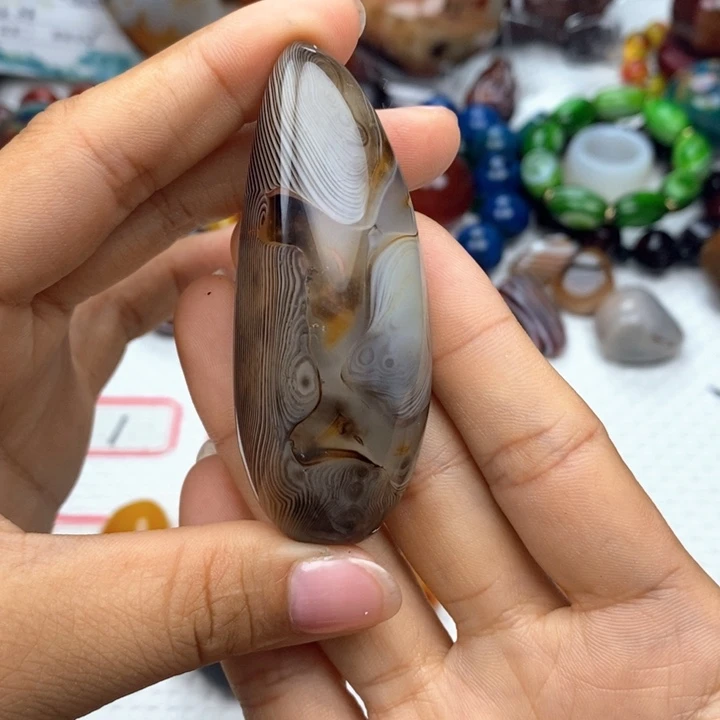 悟***州未镶嵌颈饰玛瑙/玉髓