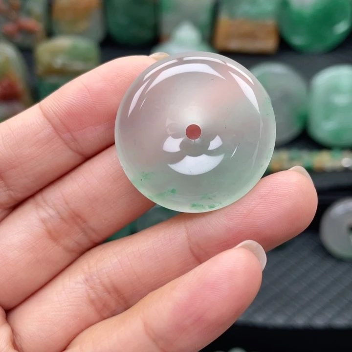 石英质玉未镶嵌颈饰