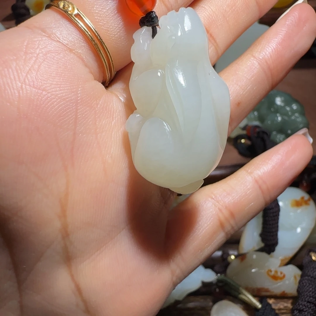 和田玉未镶嵌挂件