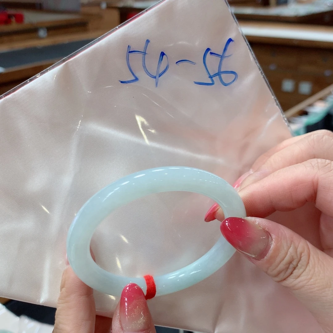 翡翠未镶嵌手镯翡翠