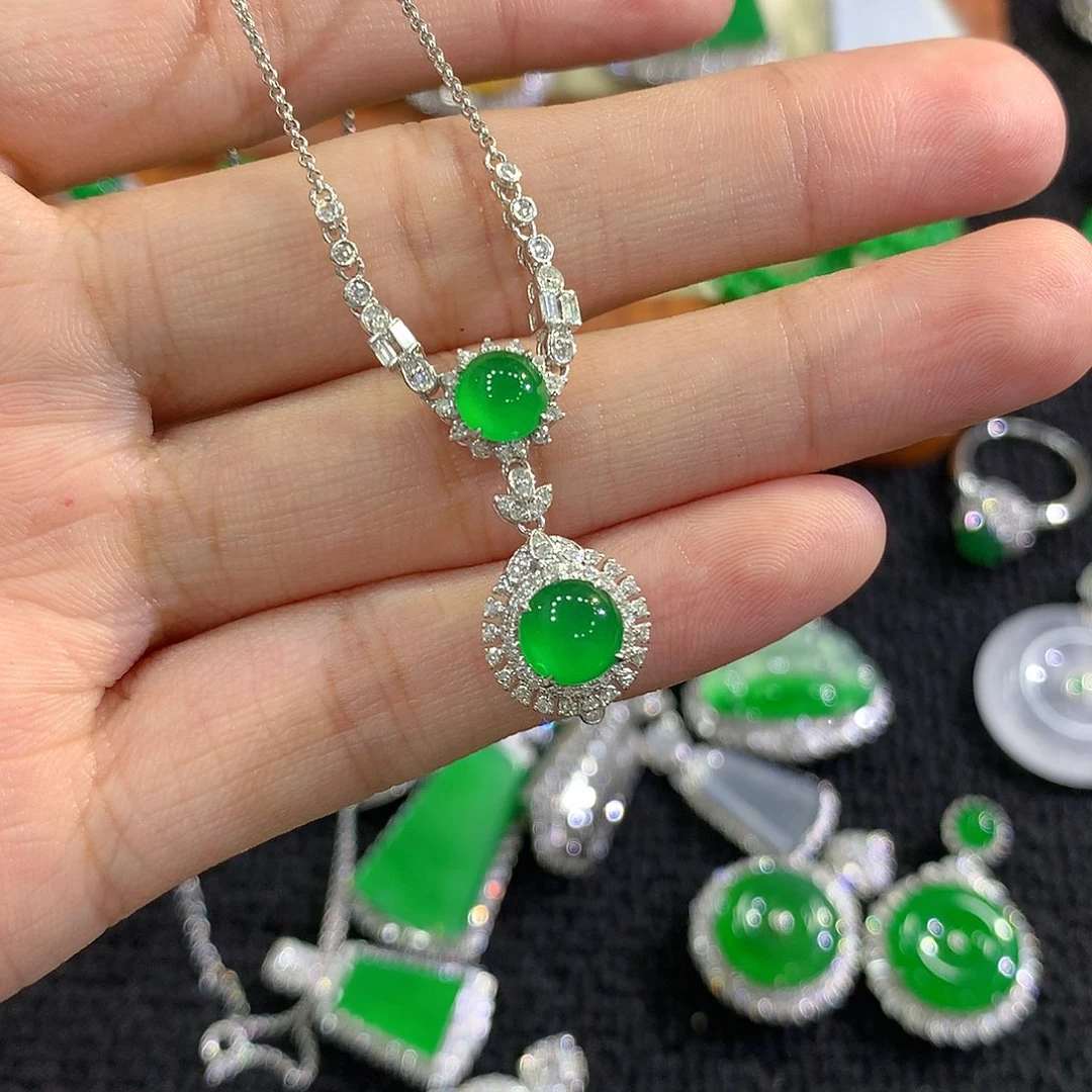 【闪购商品】翡翠18K金镶嵌套链G****i蛋面