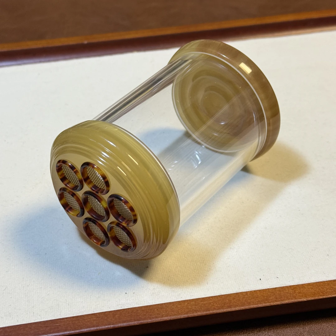 蓓蓓鸣虫_仿血牛角琥珀眼圈60口径蝈蝈罐子