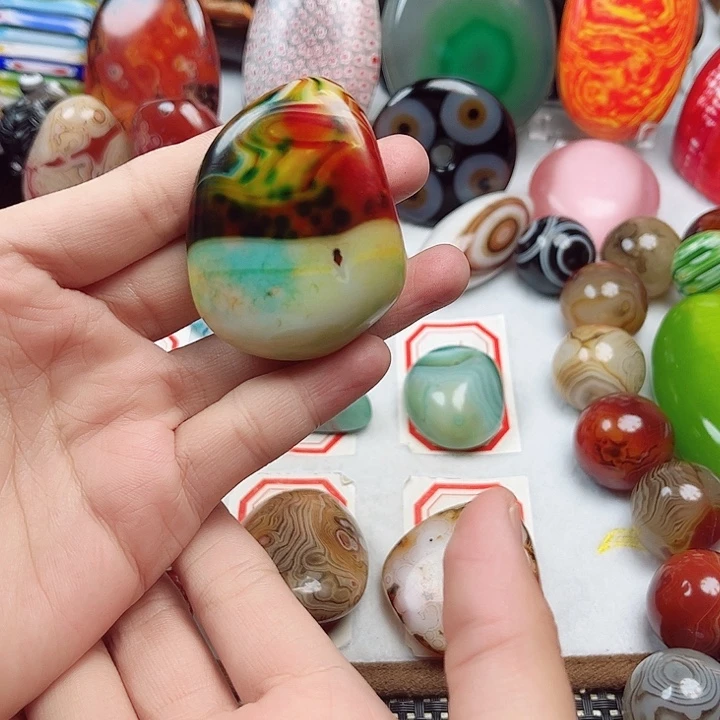 玛瑙/玉髓未镶嵌珠宝奇石