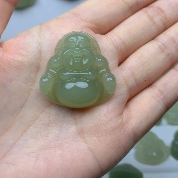 好***伴和田玉未镶嵌颈饰