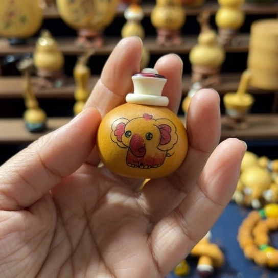 大叶紫檀（黑酸枝木类）