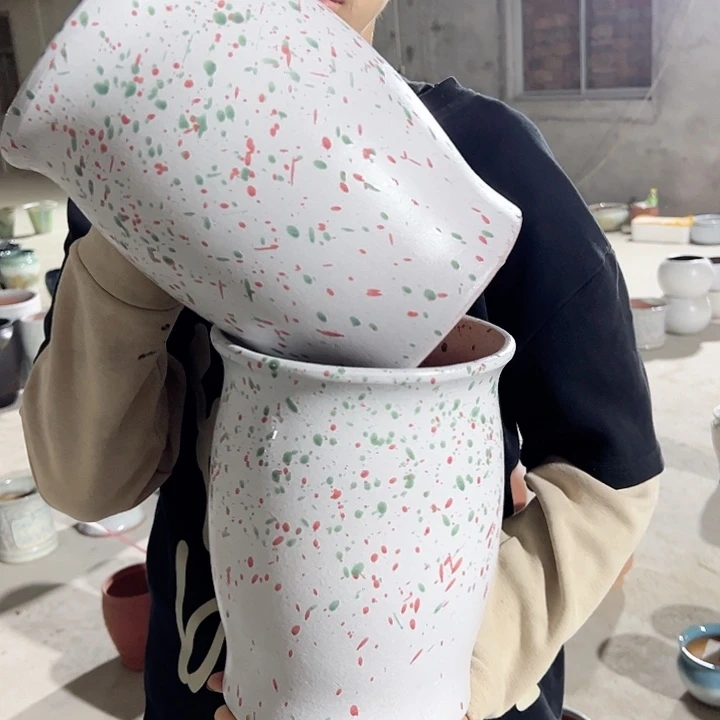 高度25厘米口18厘米