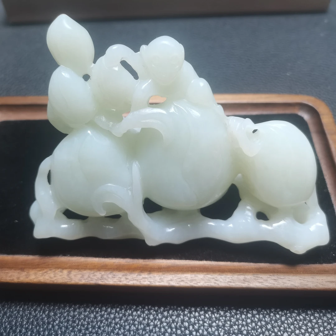 新号开播和田玉摆件一个