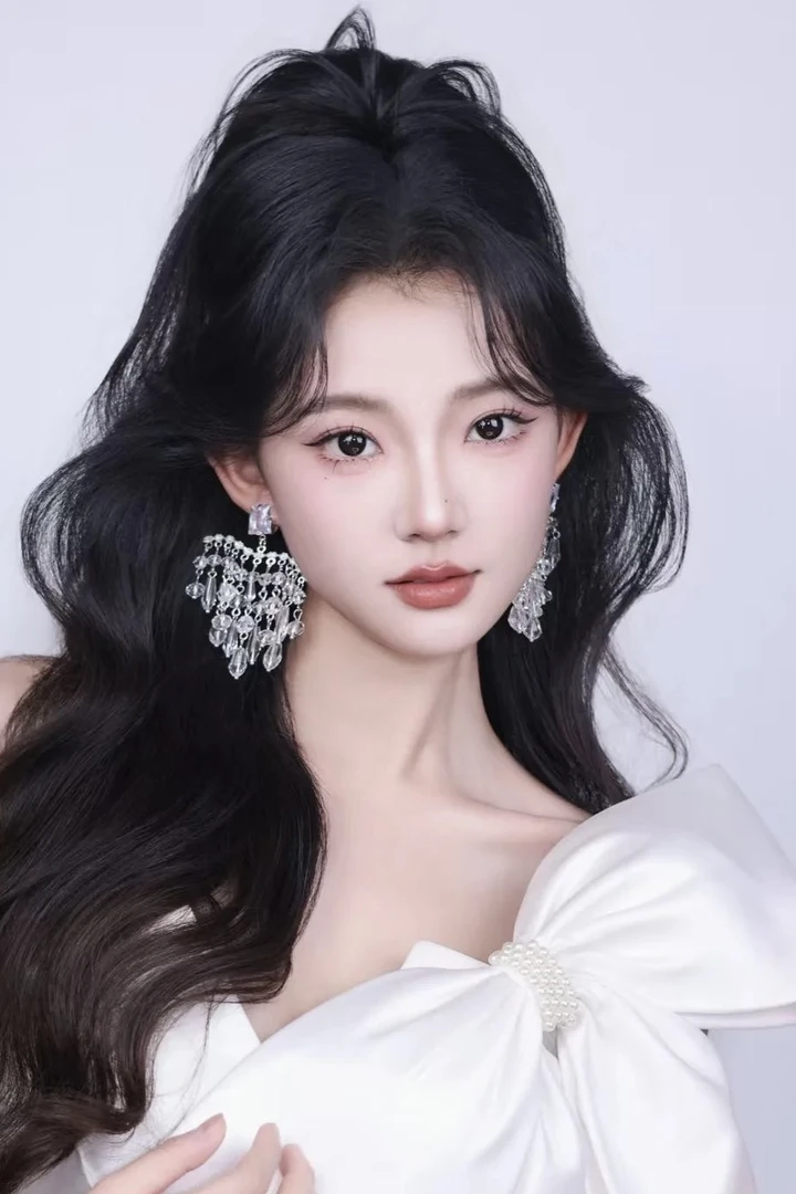 非金属仿水晶耳饰 新款锆石水晶大耳夹新娘搭配 超仙小众欧美