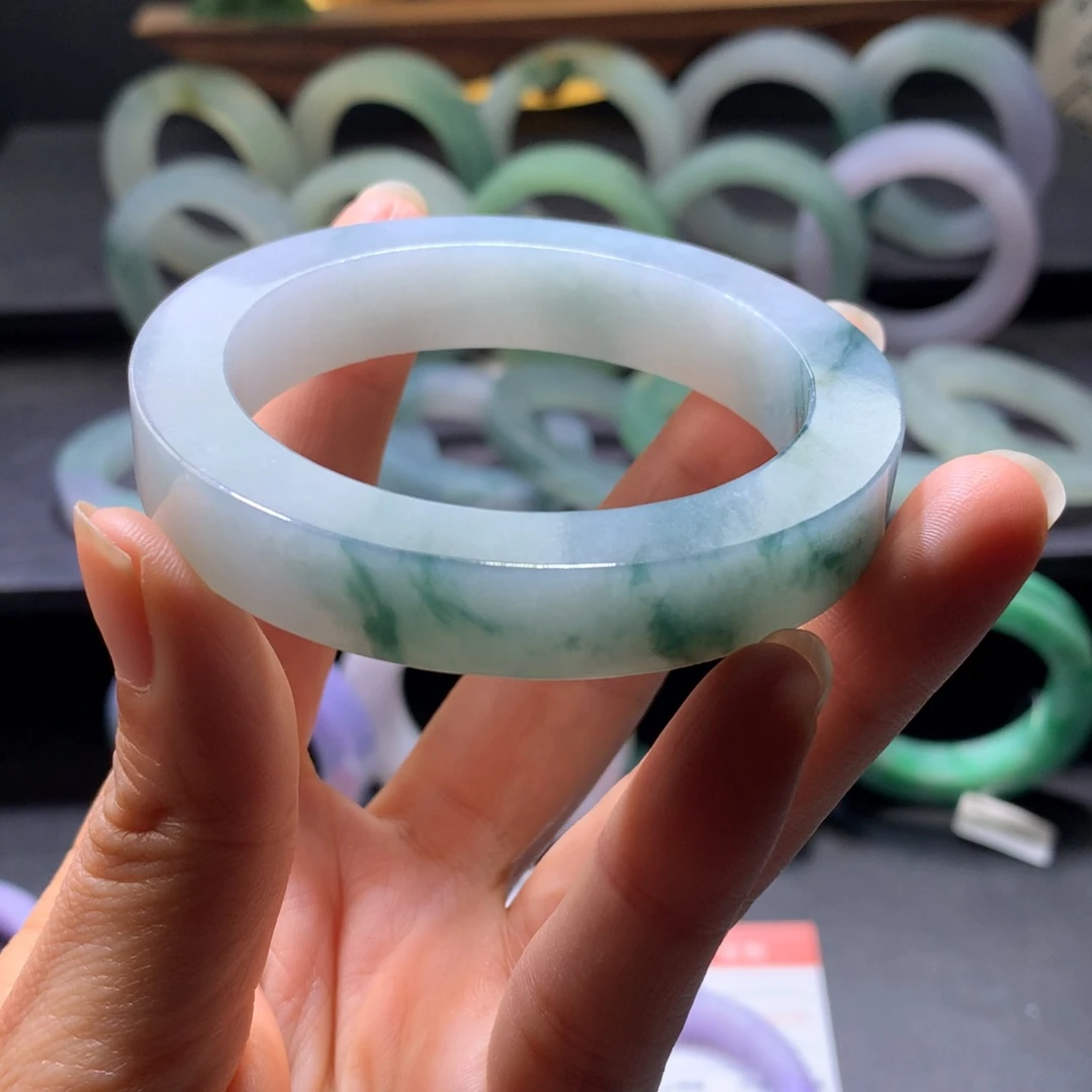 未镶嵌翡翠手镯定制翡翠