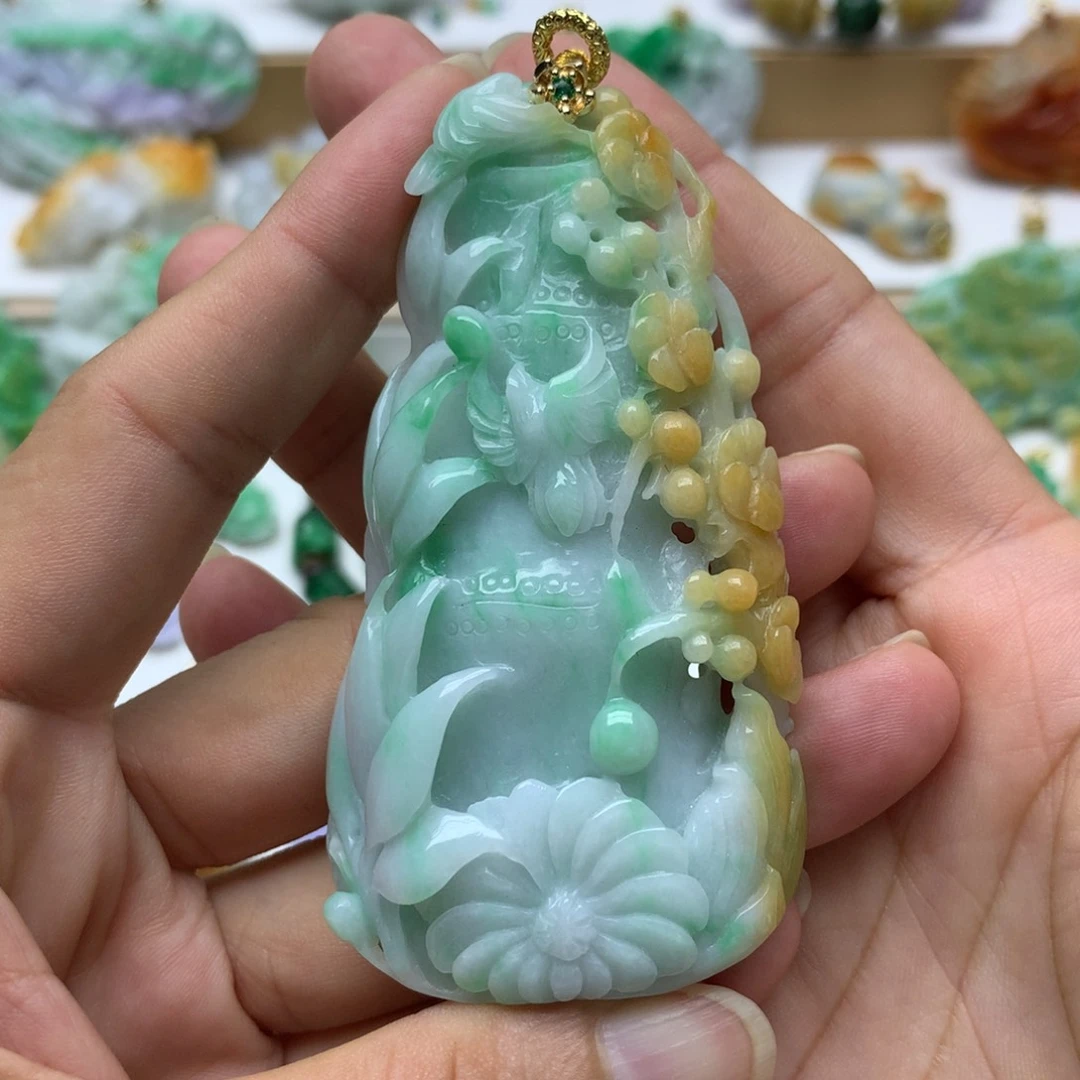 翡翠未镶嵌颈饰翡翠