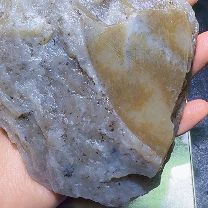 未镶嵌和田玉（糖玉）珠宝半成品