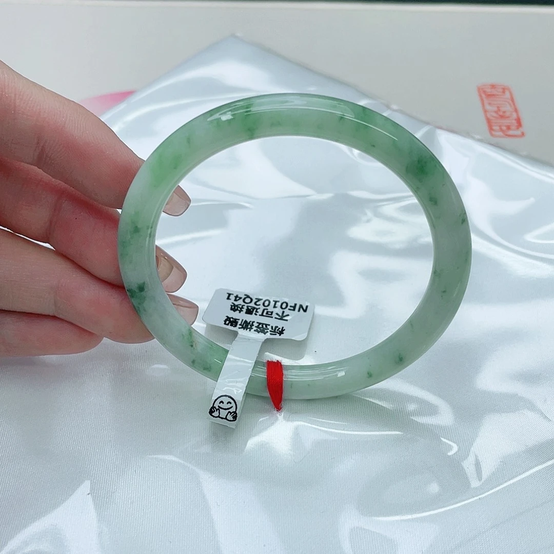 翡翠手镯未镶嵌圆55