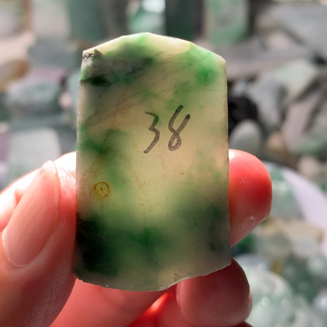 翡翠散珠翡翠原石片料