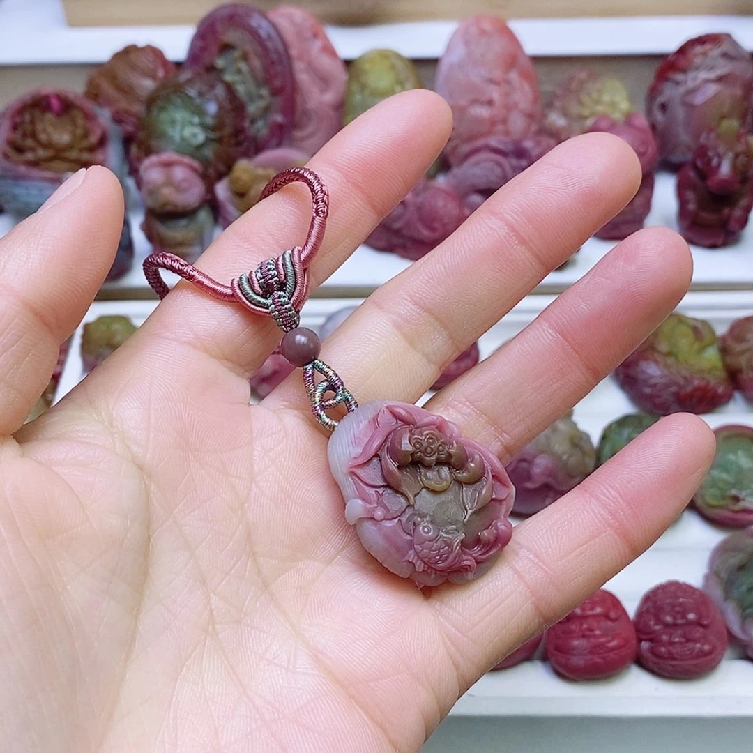 玛瑙/玉髓盐源玛瑙吊坠未镶嵌