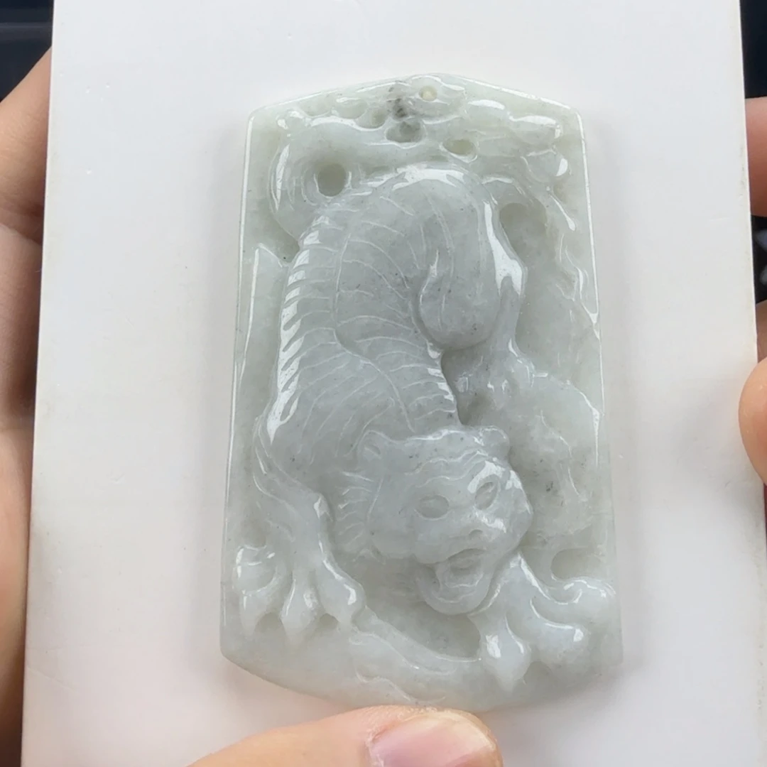 翡翠挂件未镶嵌翡翠