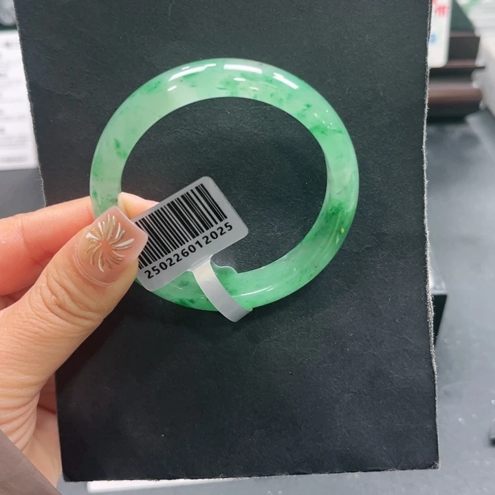 石英质玉（非洲翠）未镶嵌手镯