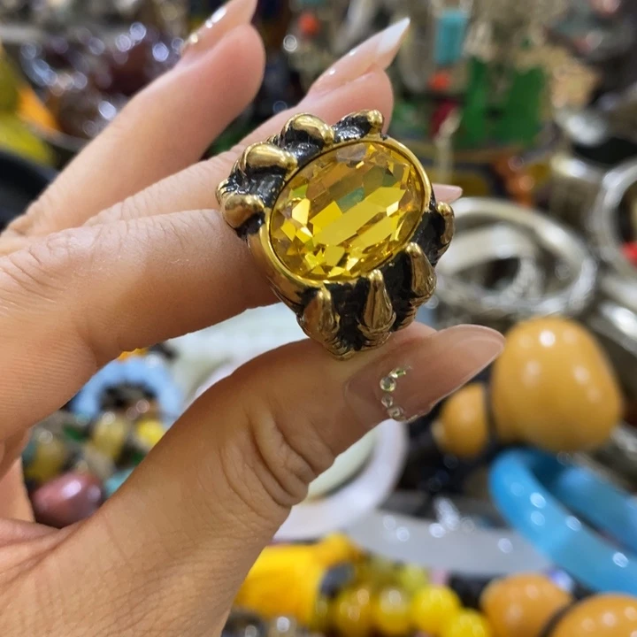 宫廷影视老旧工艺摆件