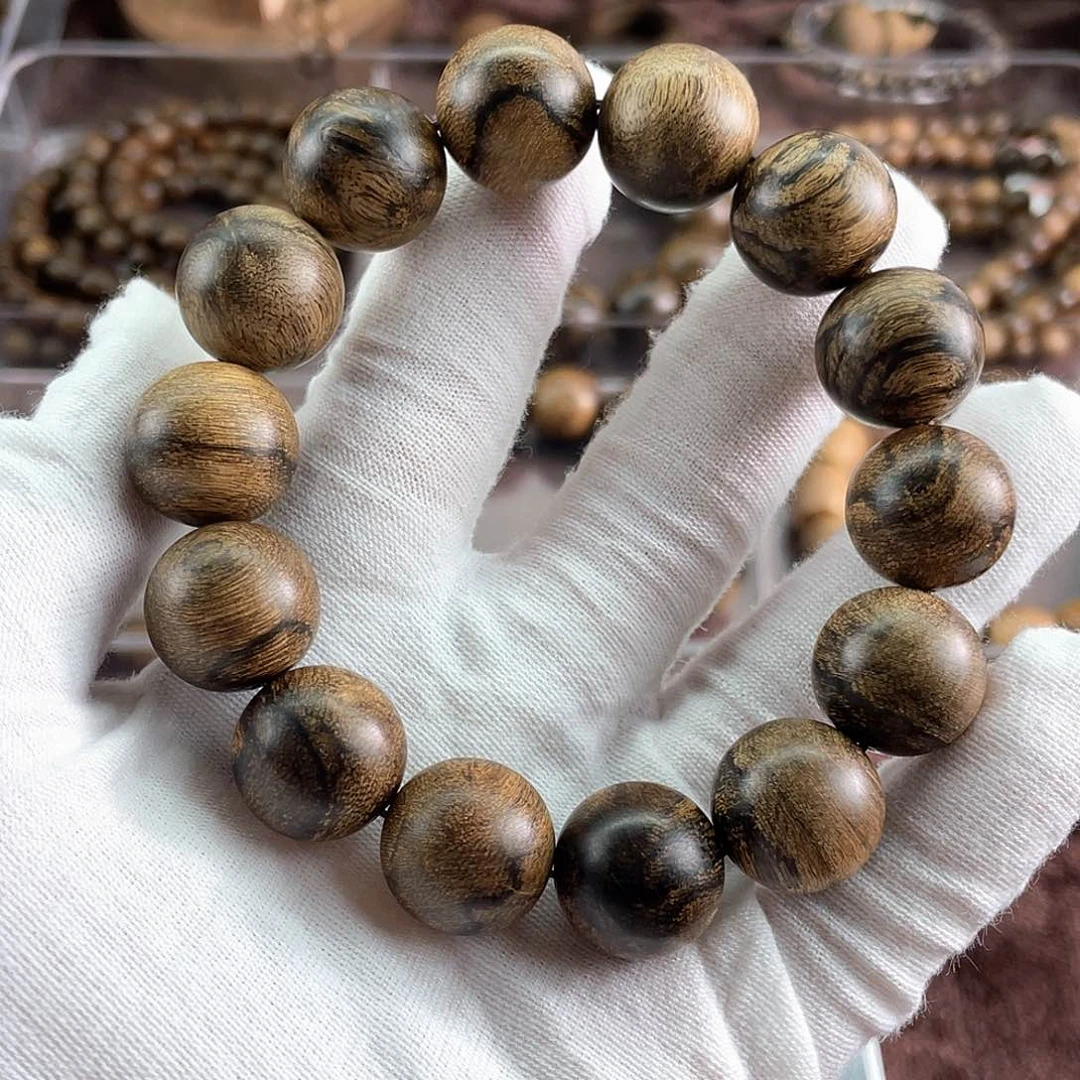 沉香手串a****3达拉干虎斑留疤