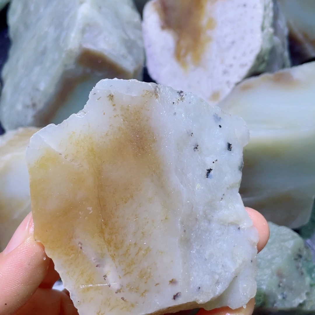 和田玉未镶嵌珠宝半成品