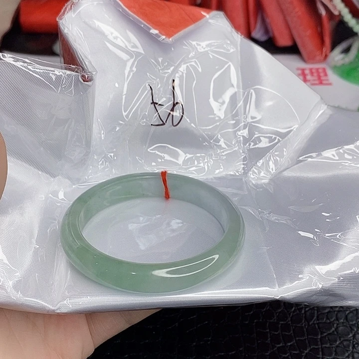 翡翠手镯未镶嵌一图一物实物为准