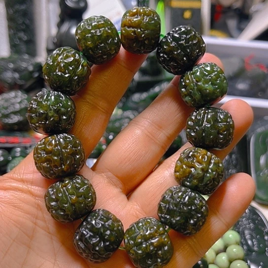 蛇纹石玉颈饰未镶嵌浩*