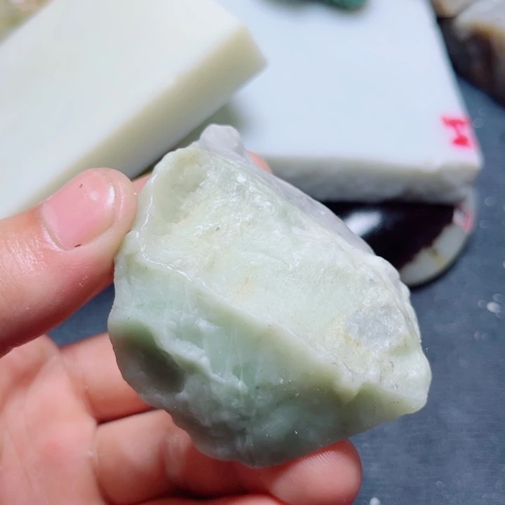 和田玉（糖玉）未镶嵌珠宝奇石